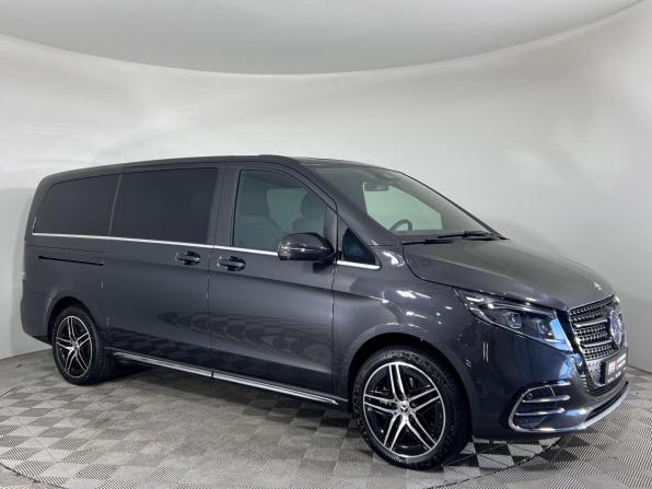 Mercedes-Benz V-Класс III (W447) Рестайлинг 2 с пробегом 2024 года, цена 10 899 000 рублей, 9692 км, минивэн, Автокод Объявления