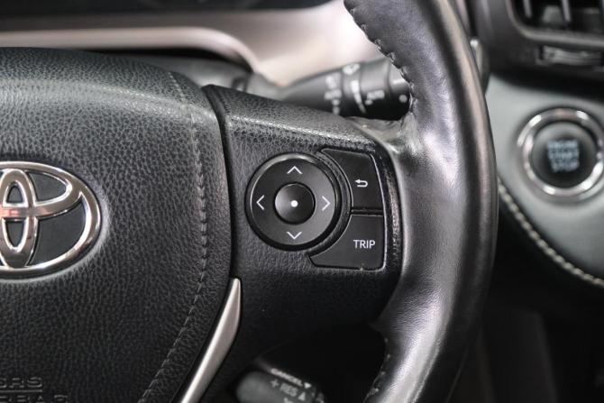 Toyota RAV4 IV (XA40) Рестайлинг с пробегом 2018 года, цена 2 549 000 рублей, 234800 км, внедорожник, Автокод Объявления