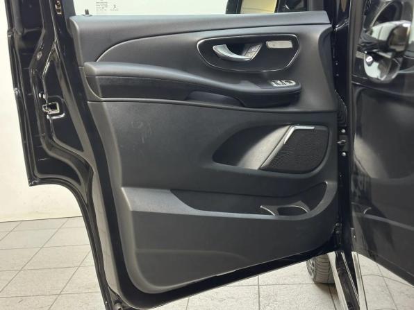 Mercedes-Benz V-Класс III (W447) Рестайлинг 2 с пробегом 2024 года, цена 12 990 000 рублей, 38256 км, минивэн, Автокод Объявления