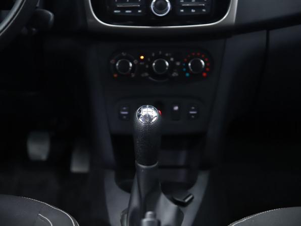 Renault Logan II с пробегом 2016 года, цена 690 000 рублей, 126368 км, седан, Автокод Объявления