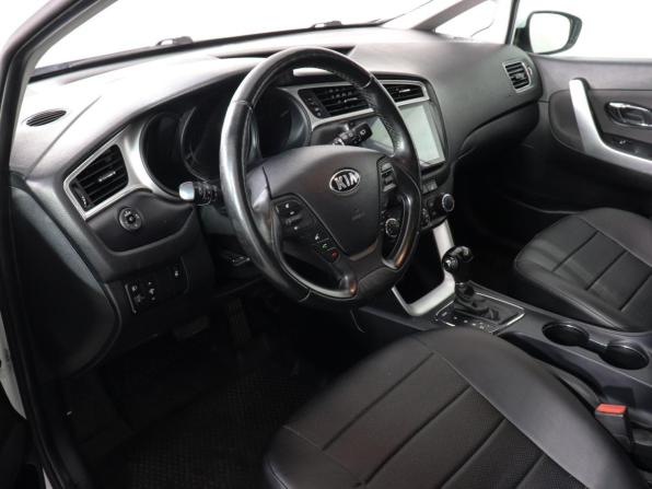 Kia Ceed II Рестайлинг с пробегом 2018 года, цена 1 397 000 рублей, 131062 км, универсал, Автокод Объявления