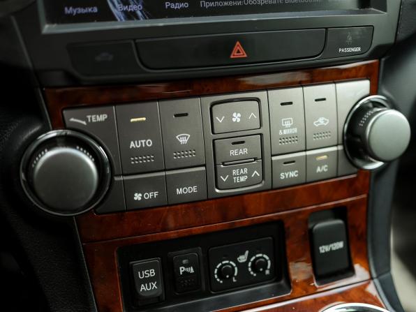 Toyota Highlander II (XU40) Рестайлинг с пробегом 2011 года, цена 1 999 000 рублей, 214960 км, внедорожник, Автокод Объявления