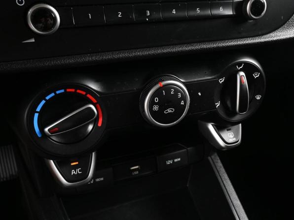 Kia Rio IV Рестайлинг с пробегом 2020 года, цена 1 669 000 рублей, 59583 км, седан, Автокод Объявления