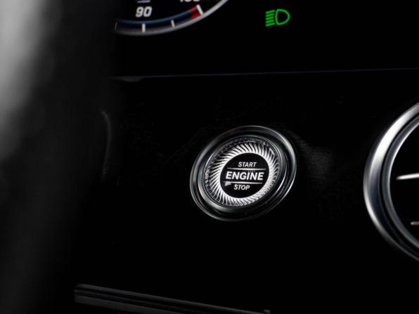 Mercedes-Benz E-Класс V (W213 S213 C238) с пробегом 2016 года, цена 3 269 000 рублей, 158302 км, седан, Автокод Объявления