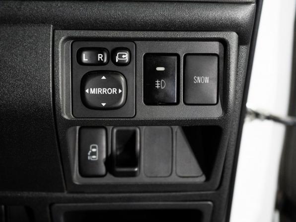 Toyota Sienta I Рестайлинг 2 с пробегом 2012 года, цена 825 000 рублей, 72863 км, компактвэн, Автокод Объявления