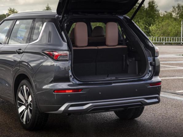 Mitsubishi Outlander IV Рестайлинг с пробегом 2025 года, цена 6 810 000 рублей, 15 км, внедорожник, Автокод Объявления