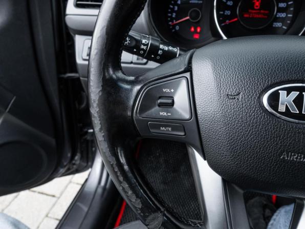 Kia Rio III с пробегом 2013 года, цена 772 000 рублей, 272680 км, седан, Автокод Объявления