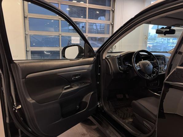 Mitsubishi Outlander III Рестайлинг 2 с пробегом 2017 года, цена 2 100 000 рублей, 153390 км, внедорожник, Автокод Объявления