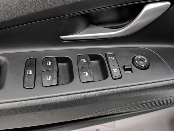 Hyundai Elantra VII (CN7) с пробегом 2022 года, цена 2 320 000 рублей, 37981 км, седан, Автокод Объявления