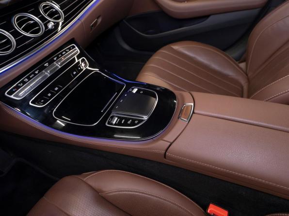 Mercedes-Benz E-Класс V (W213 S213 C238) Рестайлинг с пробегом 2021 года, цена 6 200 000 рублей, 39603 км, седан, Автокод Объявления