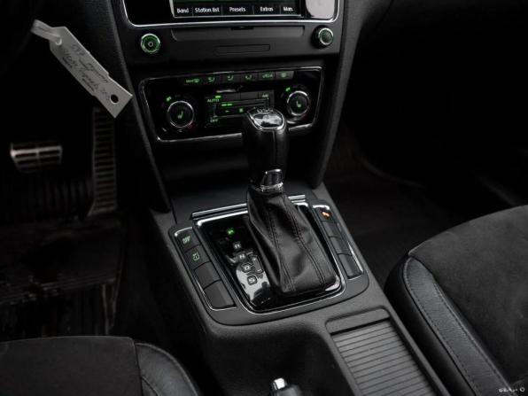 Skoda Superb II Рестайлинг с пробегом 2013 года, цена 1 400 000 рублей, 201915 км, лифтбек, Автокод Объявления