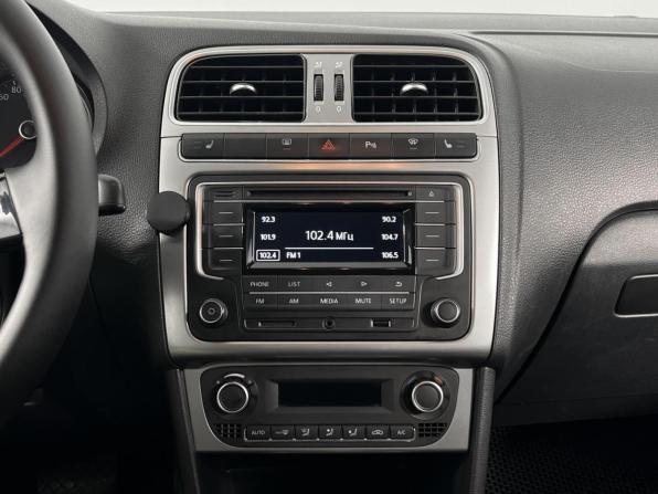 Volkswagen Polo V Рестайлинг с пробегом 2017 года, цена 998 900 рублей, 203439 км, седан, Автокод Объявления