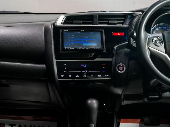 Honda Fit III с пробегом 2016 года, цена 1 090 000 рублей, 42700 км, хэтчбек, Автокод Объявления