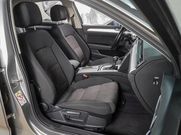 Volkswagen Passat B8 с пробегом 2017 года, цена 1 909 000 рублей, 171988 км, седан, Автокод Объявления