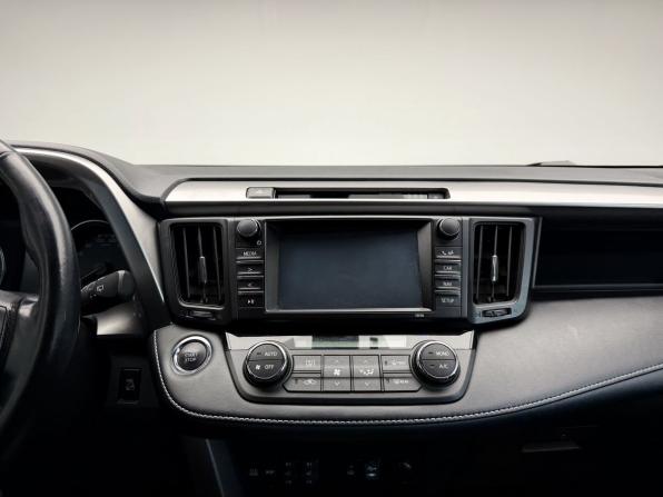Toyota RAV4 IV (XA40) Рестайлинг с пробегом 2018 года, цена 2 561 000 рублей, 84805 км, внедорожник, Автокод Объявления