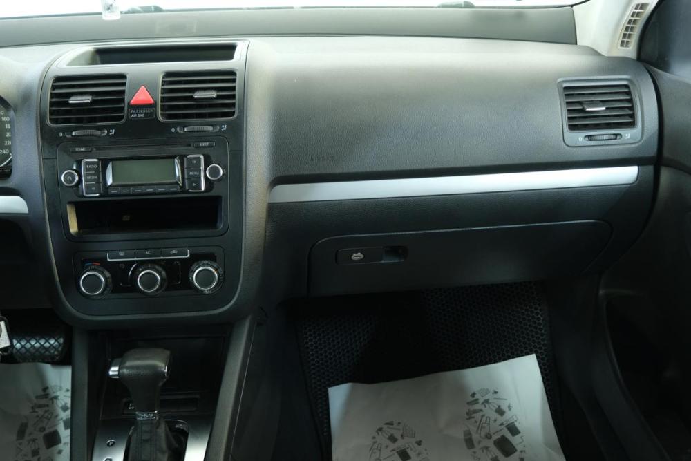 Volkswagen Jetta V Омск  - изображение 15