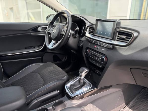 Kia Ceed III с пробегом 2019 года, цена 1 545 000 рублей, 175700 км, универсал, Автокод Объявления