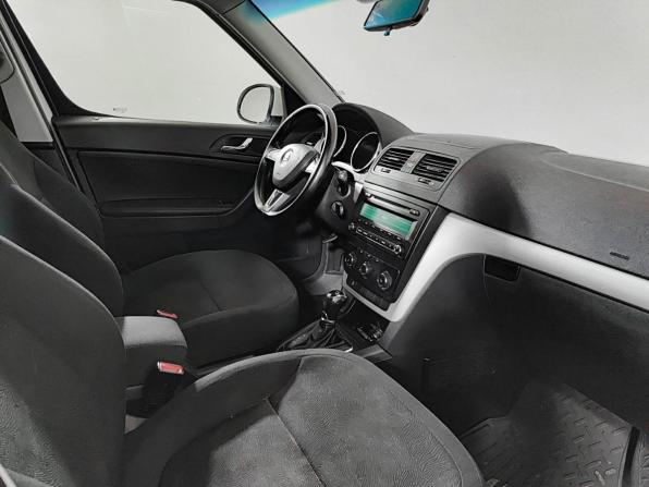 Skoda Yeti I Рестайлинг с пробегом 2014 года, цена 875 000 рублей, 203000 км, внедорожник, Автокод Объявления