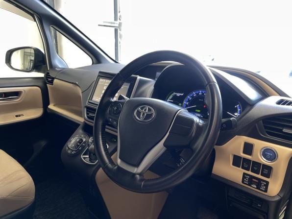 Toyota Noah III (R80) с пробегом 2014 года, цена 1 580 000 рублей, 172000 км, минивэн, Автокод Объявления