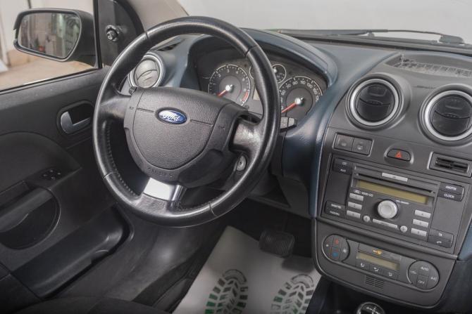Ford Fiesta Mk5 с пробегом 2006 года, цена 389 000 рублей, 169000 км, хэтчбек, Автокод Объявления