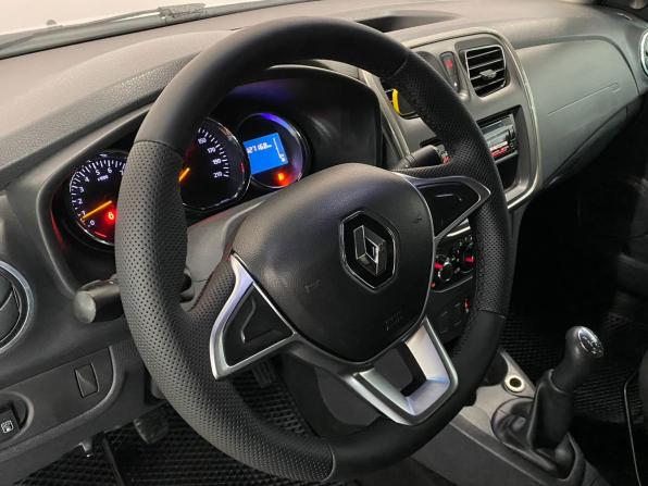 Renault Logan II Рестайлинг с пробегом 2018 года, цена 700 000 рублей, 126694 км, седан, Автокод Объявления