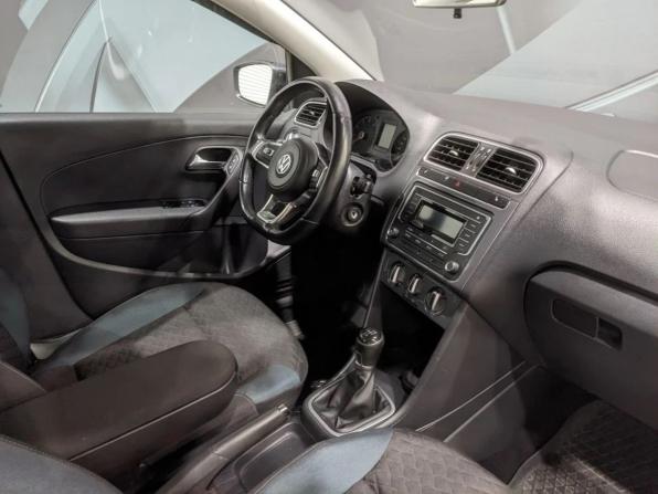 Volkswagen Polo V Рестайлинг с пробегом 2019 года, цена 1 159 000 рублей, 112600 км, седан, Автокод Объявления