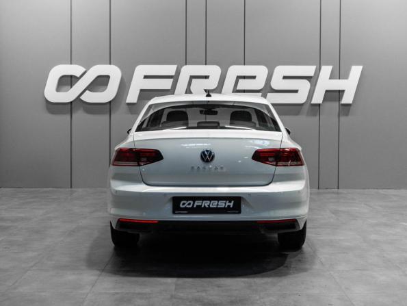Volkswagen Passat B8 Рестайлинг с пробегом 2022 года, цена 3 200 000 рублей, 1225 км, седан, Автокод Объявления