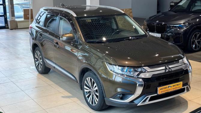 Mitsubishi Outlander III Рестайлинг 3 с пробегом 2018 года, цена 2 039 000 рублей, 148892 км, внедорожник, Автокод Объявления