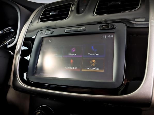 Renault Logan II с пробегом 2018 года, цена 899 000 рублей, 96981 км, седан, Автокод Объявления