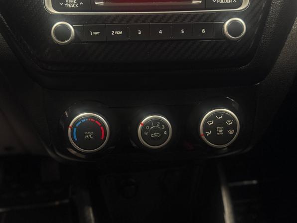 Kia Rio III Рестайлинг с пробегом 2015 года, цена 795 000 рублей, 156123 км, седан, Автокод Объявления