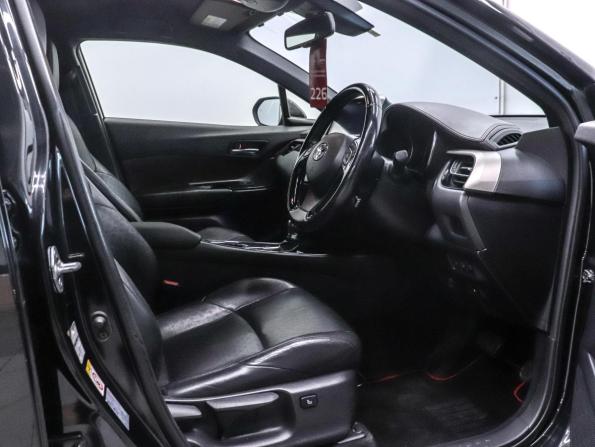 Toyota C-HR I с пробегом 2017 года, цена 1 899 000 рублей, 98527 км, внедорожник, Автокод Объявления
