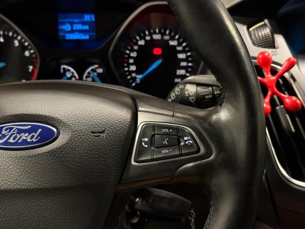 Ford Focus III Рестайлинг с пробегом 2016 года, цена 840 000 рублей, 235042 км, хэтчбек, Автокод Объявления