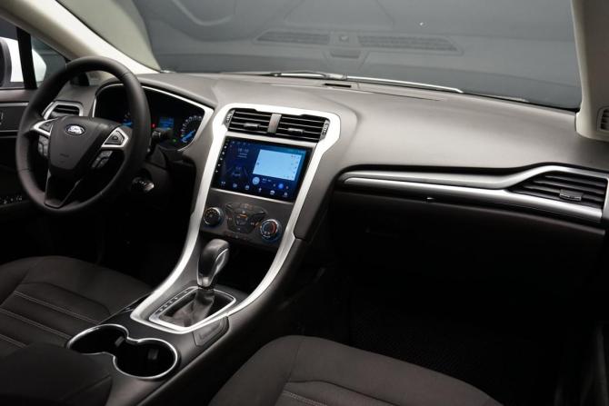 Ford Mondeo V с пробегом 2017 года, цена 1 465 000 рублей, 256000 км, седан, Автокод Объявления