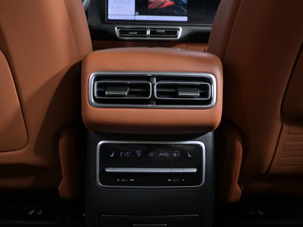 Li Auto (Lixiang) L7 I с пробегом 2023 года, цена 6 100 000 рублей, 39500 км, внедорожник, Автокод Объявления