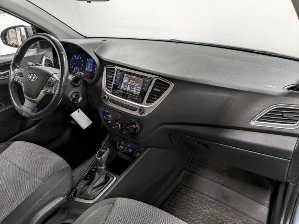 Hyundai Solaris II с пробегом 2019 года, цена 1 240 000 рублей, 178540 км, седан, Автокод Объявления