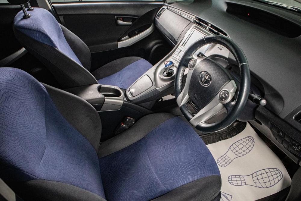 Toyota Prius III Рестайлинг (XW30) Сургут  - изображение 9