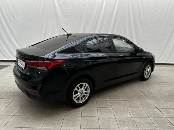Hyundai Solaris II с пробегом 2017 года, цена 1 349 000 рублей, 100489 км, седан, Автокод Объявления