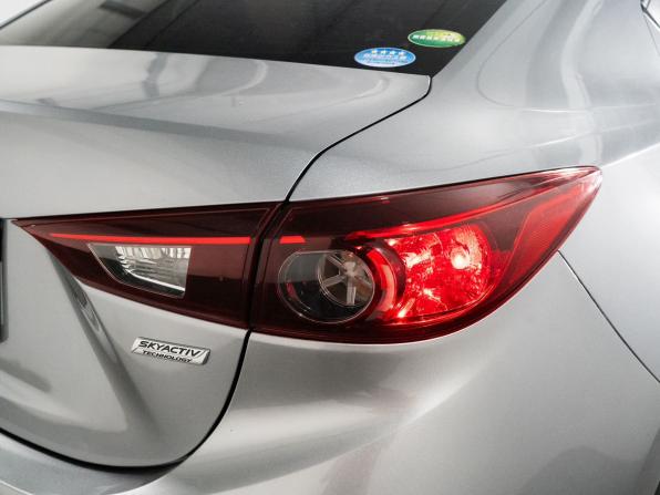 Mazda Axela III с пробегом 2015 года, цена 1 350 000 рублей, 71008 км, седан, Автокод Объявления