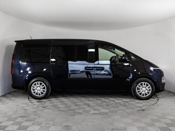 Hyundai Staria I с пробегом 2022 года, цена 4 999 000 рублей, 42622 км, минивэн, Автокод Объявления