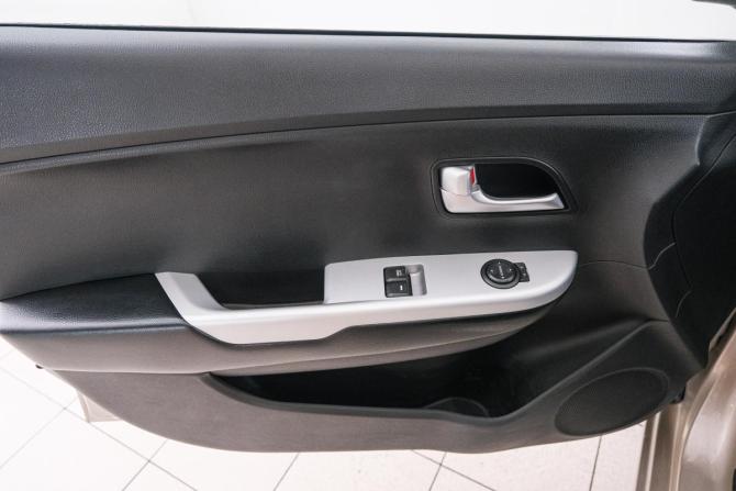 Kia Rio III с пробегом 2013 года, цена 779 000 рублей, 251000 км, седан, Автокод Объявления
