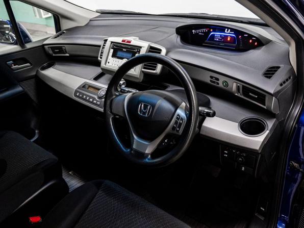Honda Freed I Рестайлинг с пробегом 2012 года, цена 1 139 000 рублей, 112745 км, компактвэн, Автокод Объявления