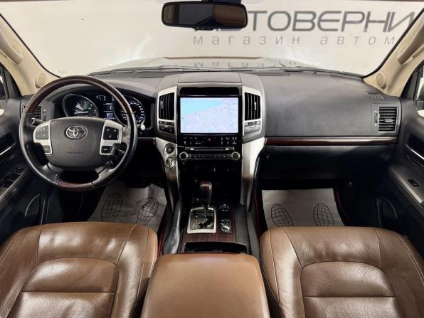Toyota Land Cruiser 200 Series Рестайлинг 1 с пробегом 2014 года, цена 3 680 000 рублей, 253318 км, внедорожник, Автокод Объявления