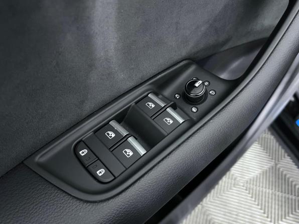 Audi Q8 I (4M) Рестайлинг с пробегом 2024 года, цена 12 350 000 рублей, 50 км, внедорожник, Автокод Объявления