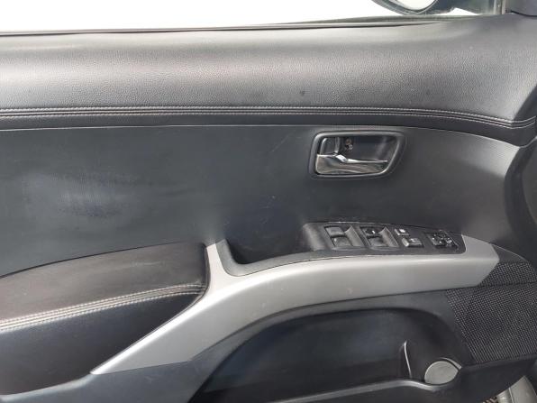 Mitsubishi Outlander II Рестайлинг с пробегом 2010 года, цена 960 000 рублей, 229000 км, внедорожник, Автокод Объявления