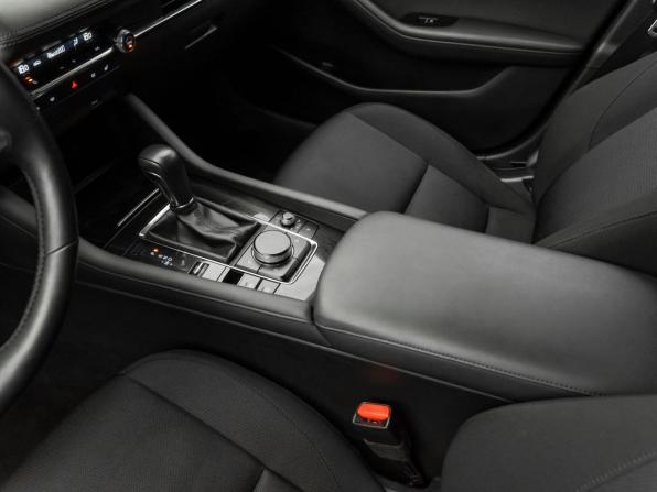 Mazda 3 IV (BP) с пробегом 2019 года, цена 2 230 000 рублей, 71708 км, седан, Автокод Объявления