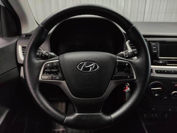 Hyundai Solaris II с пробегом 2017 года, цена 1 210 000 рублей, 104000 км, седан, Автокод Объявления