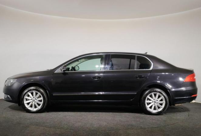 Skoda Superb II Рестайлинг с пробегом 2013 года, цена 1 120 000 рублей, 215047 км, лифтбек, Автокод Объявления