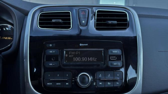 Renault Logan II Рестайлинг с пробегом 2019 года, цена 830 000 рублей, 174834 км, седан, Автокод Объявления