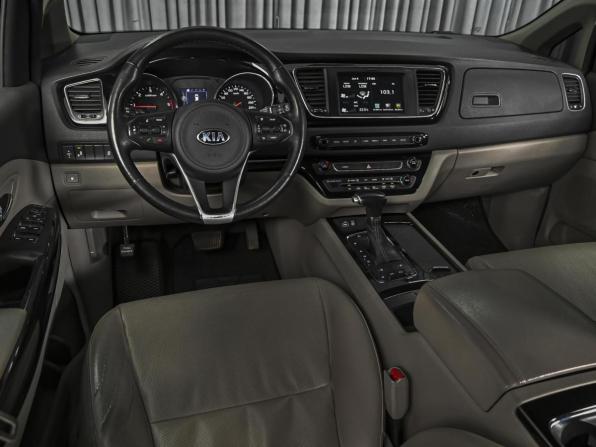 Kia Carnival III с пробегом 2017 года, цена 2 640 000 рублей, 174289 км, минивэн, Автокод Объявления