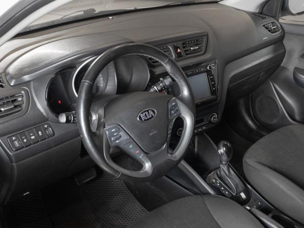 Kia Rio III Рестайлинг с пробегом 2017 года, цена 1 058 659 рублей, 78148 км, хэтчбек, Автокод Объявления
